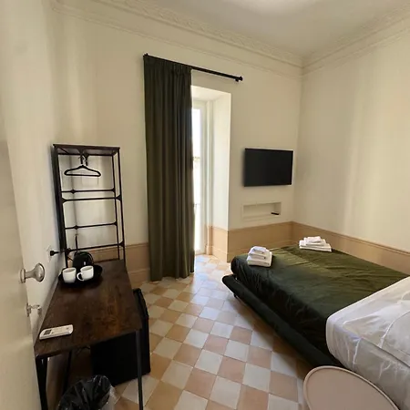 Gradini Dell Arte 4* נאפולי